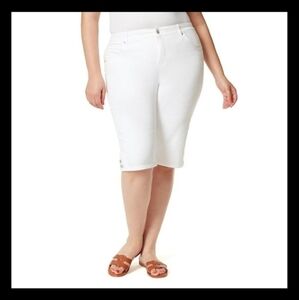 Gloria Vanderbilt White Skimmer Shorts Size 24W, New.with Tags